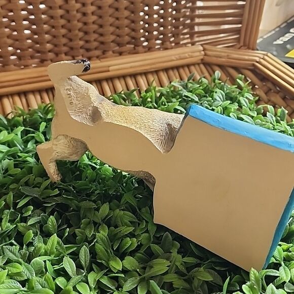 Vintage 1990 Resin Pillow Pug With Pearls - Picture 10 of 10